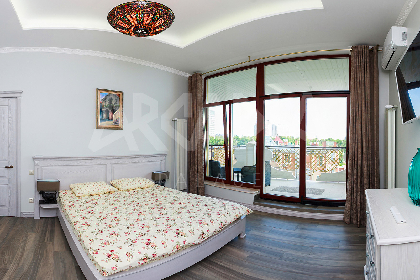 apartment theia
