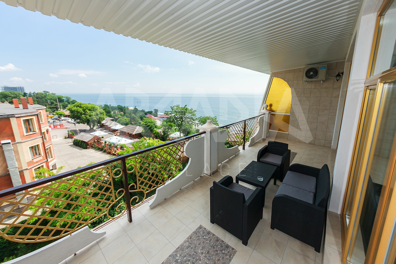 apartment theia