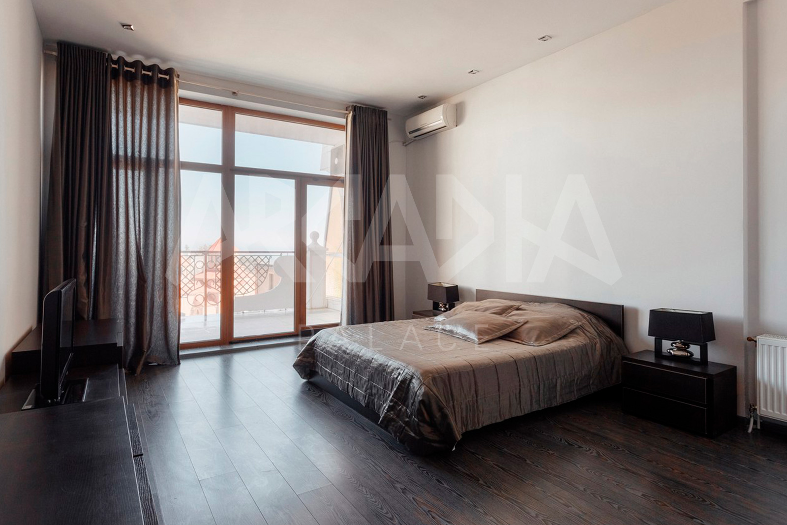 apartment cronus